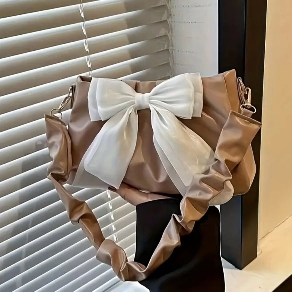 Women's Bow Accent Ruched Shoulder Bag image 3